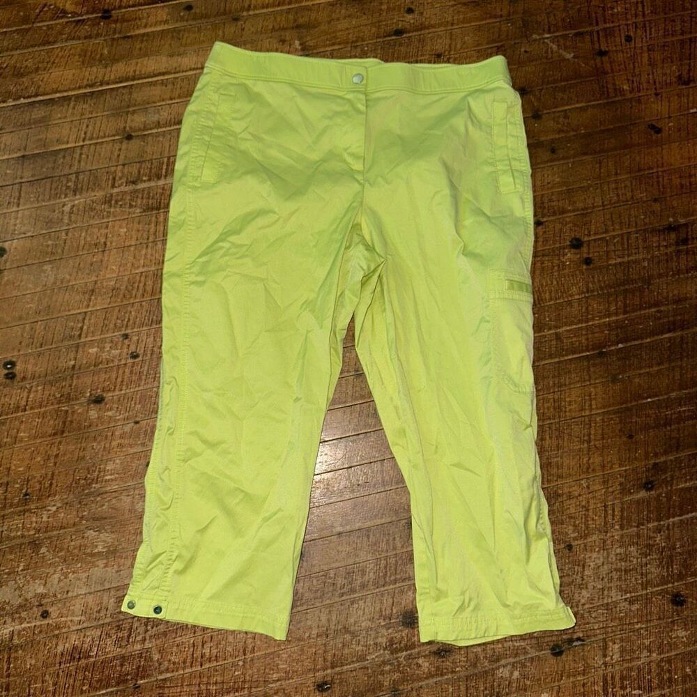 Chico’s bright yellow lightweight cruisewear 2/12 crop pants